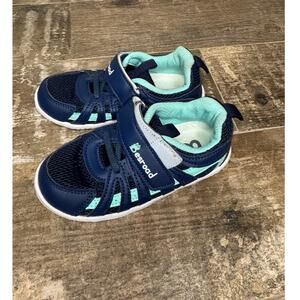 Besroad water shoes.  Size 175 EU Size 10.5 Toddler